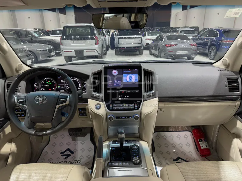 2021 تويوتا لاند كروزر في اكس  اس