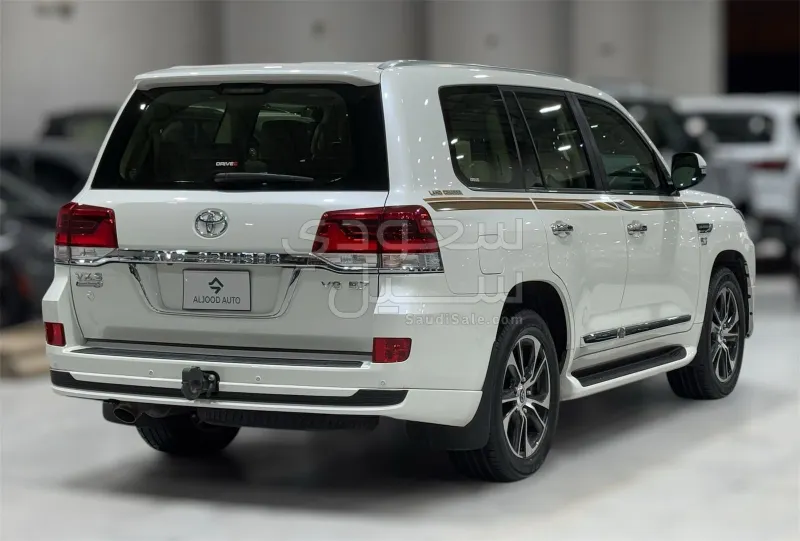 2021 تويوتا لاند كروزر في اكس  اس