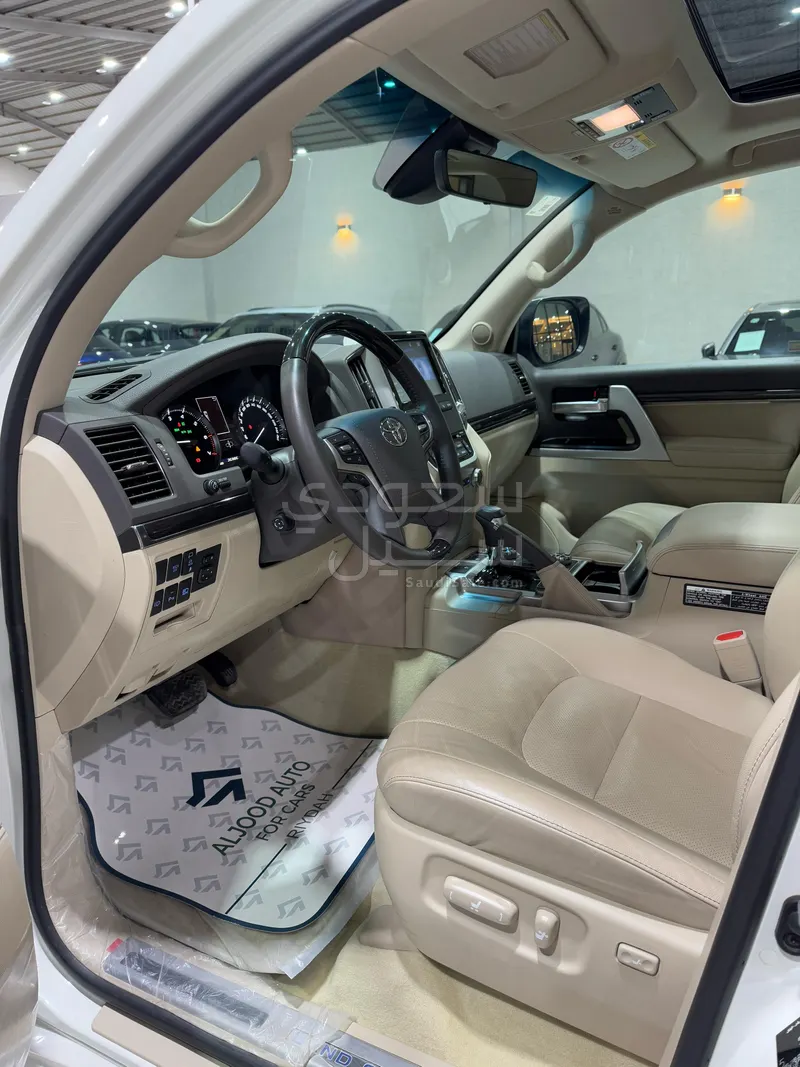 2021 تويوتا لاند كروزر في اكس  اس