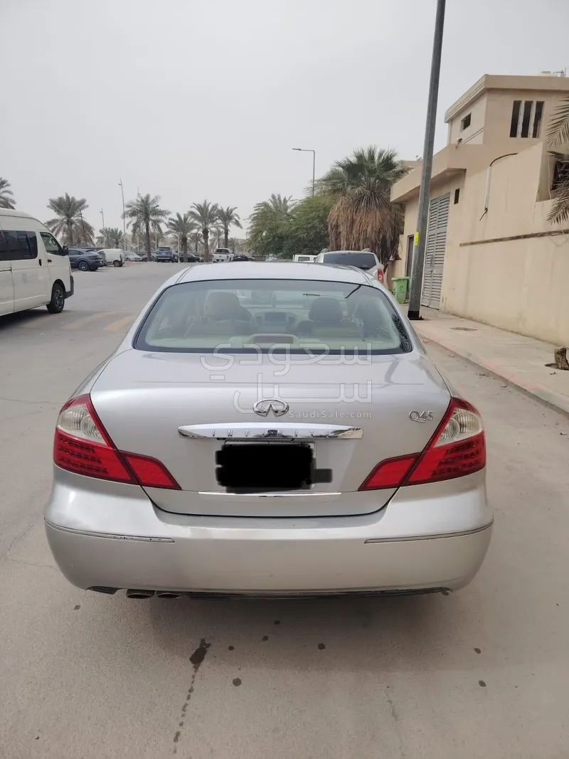2005 Infiniti Q 45