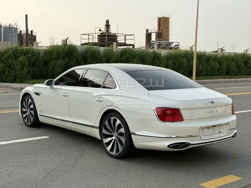 2021 بنتلي كونتيننتل فلاينج سبير سبيد