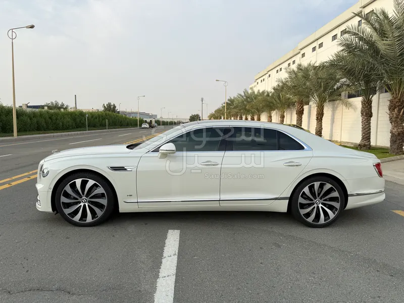 2021 بنتلي كونتيننتل فلاينج سبير سبيد