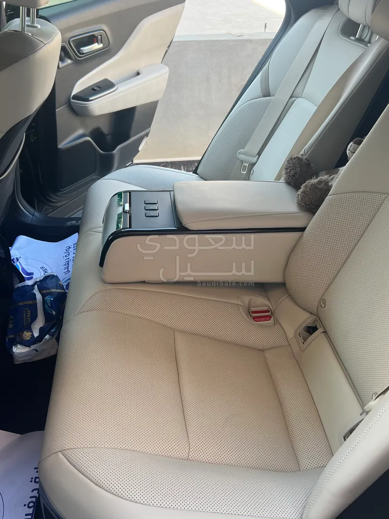 2023 تويوتا كراون بريميوم