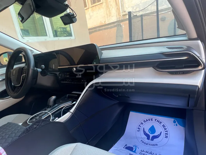 2023 تويوتا كراون بريميوم