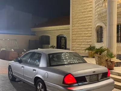 2003 فورد كراون فكتوريا
