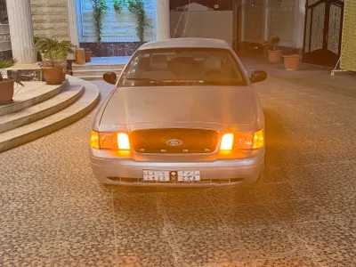 2003 فورد كراون فكتوريا