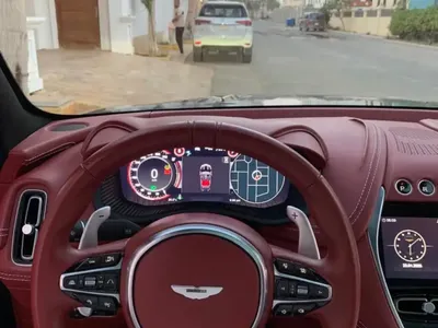 2021 استون مارتن دي بي اكس