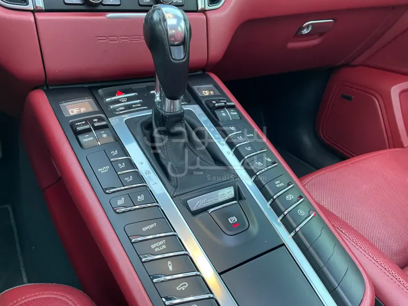 2016 Porsche Macan Turbo