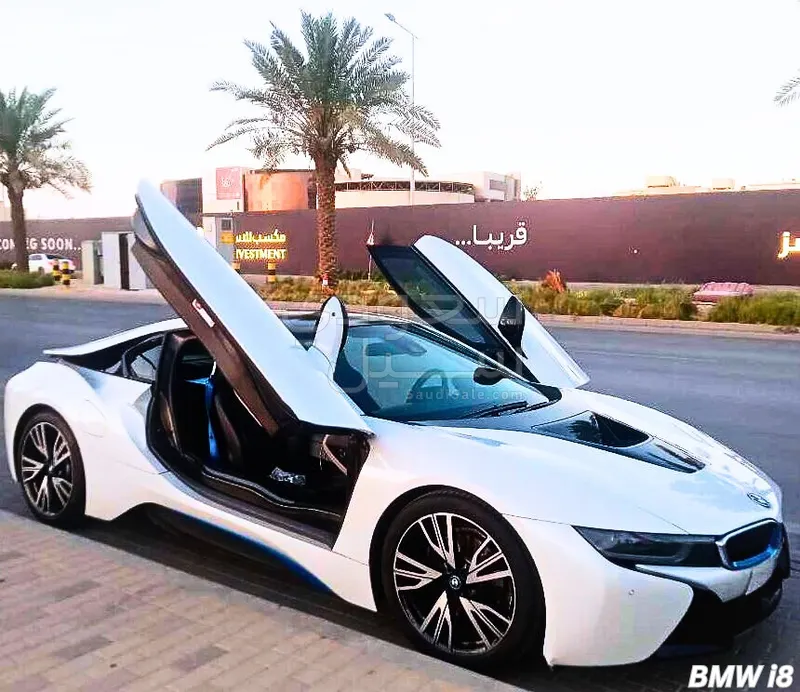 2015 بي ام دبليو 8 أي