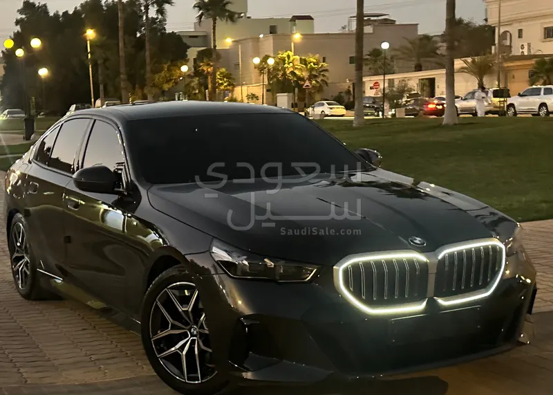 2024 بي ام دبليو الفئة الخامسة 520 أي