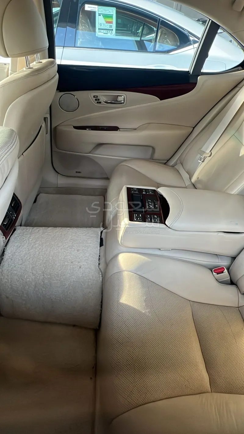 2010 Lexus LS 460
