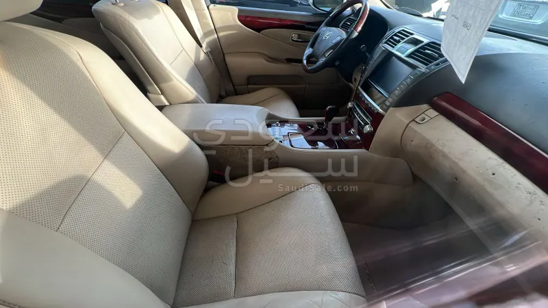 2010 Lexus LS 460