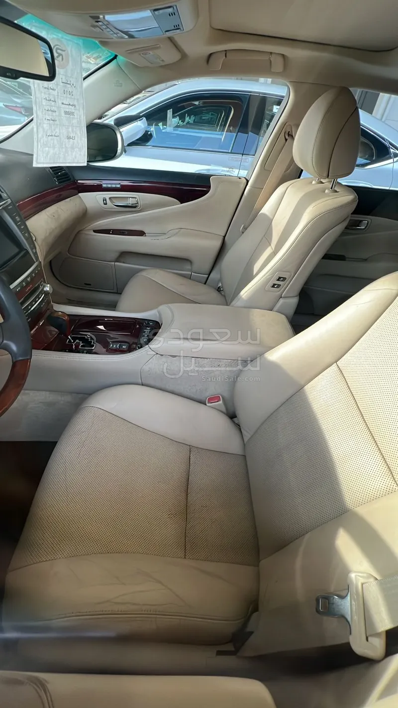2010 Lexus LS 460