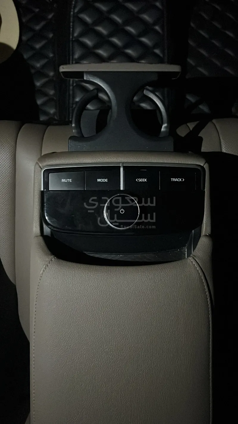 2022 Kia K8