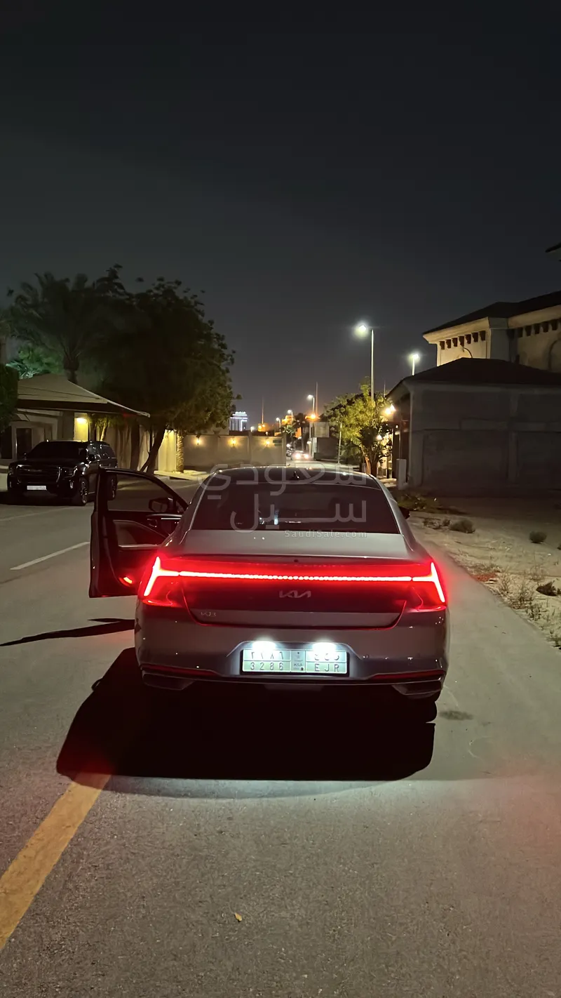 2022 Kia K8