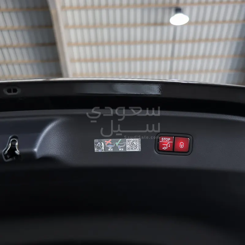 2025 مرسيدس - بنز جي إل سي 300