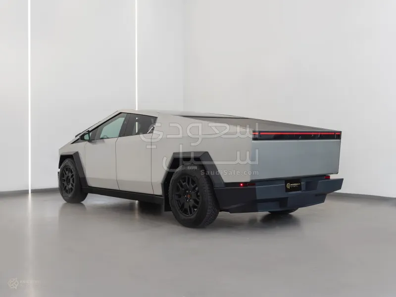 2024 Tesla cybertruck Foundation