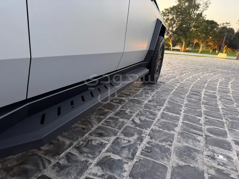 2024 Tesla cybertruck Foundation