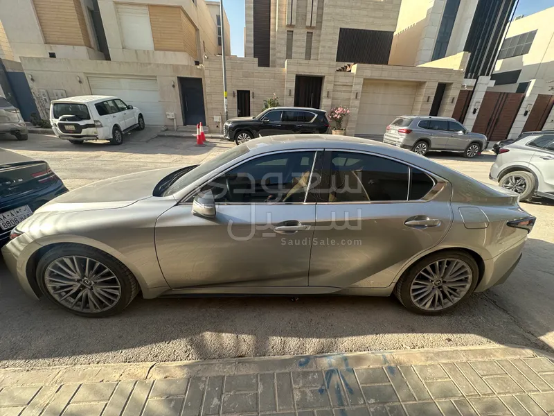 2022 Lexus IS 350