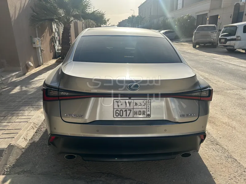 2022 Lexus IS 350