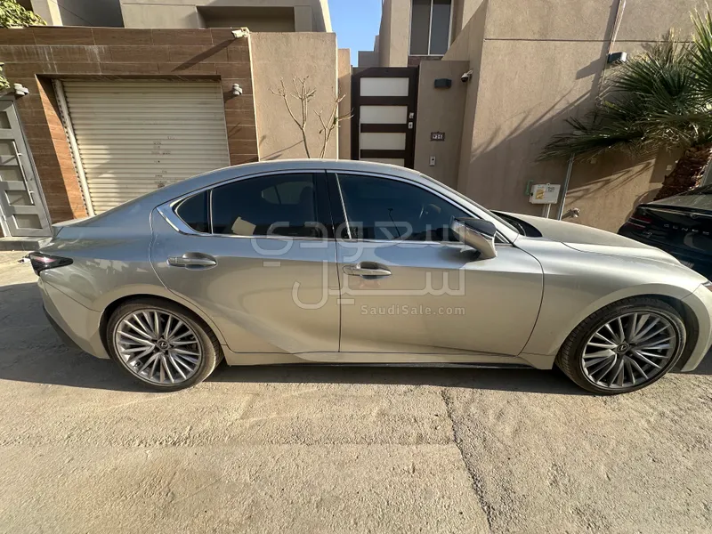 2022 Lexus IS 350