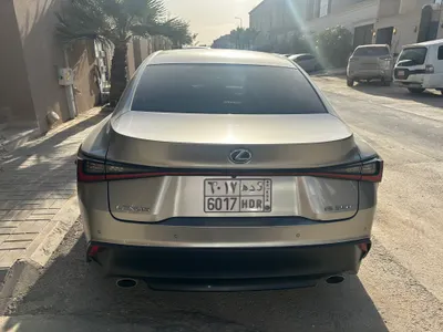 2022 Lexus IS 350