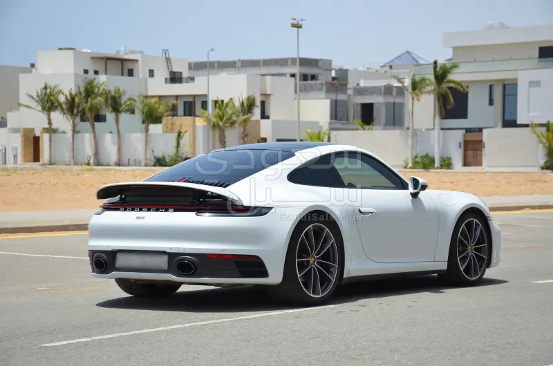 2021 Porsche 911 Carrera
