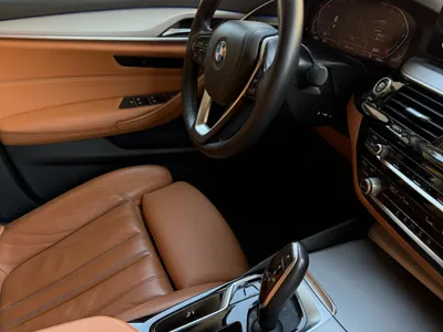 2023 BMW 5 Series 520i