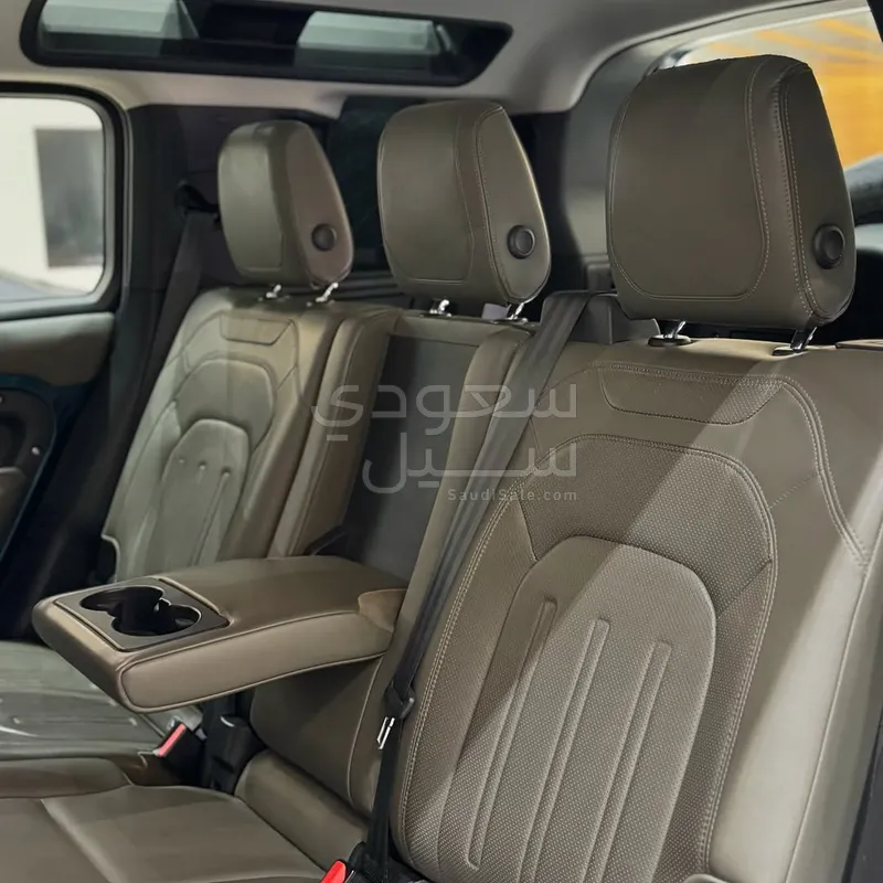2020 لاند روفر ديفيندر اتش اس اي