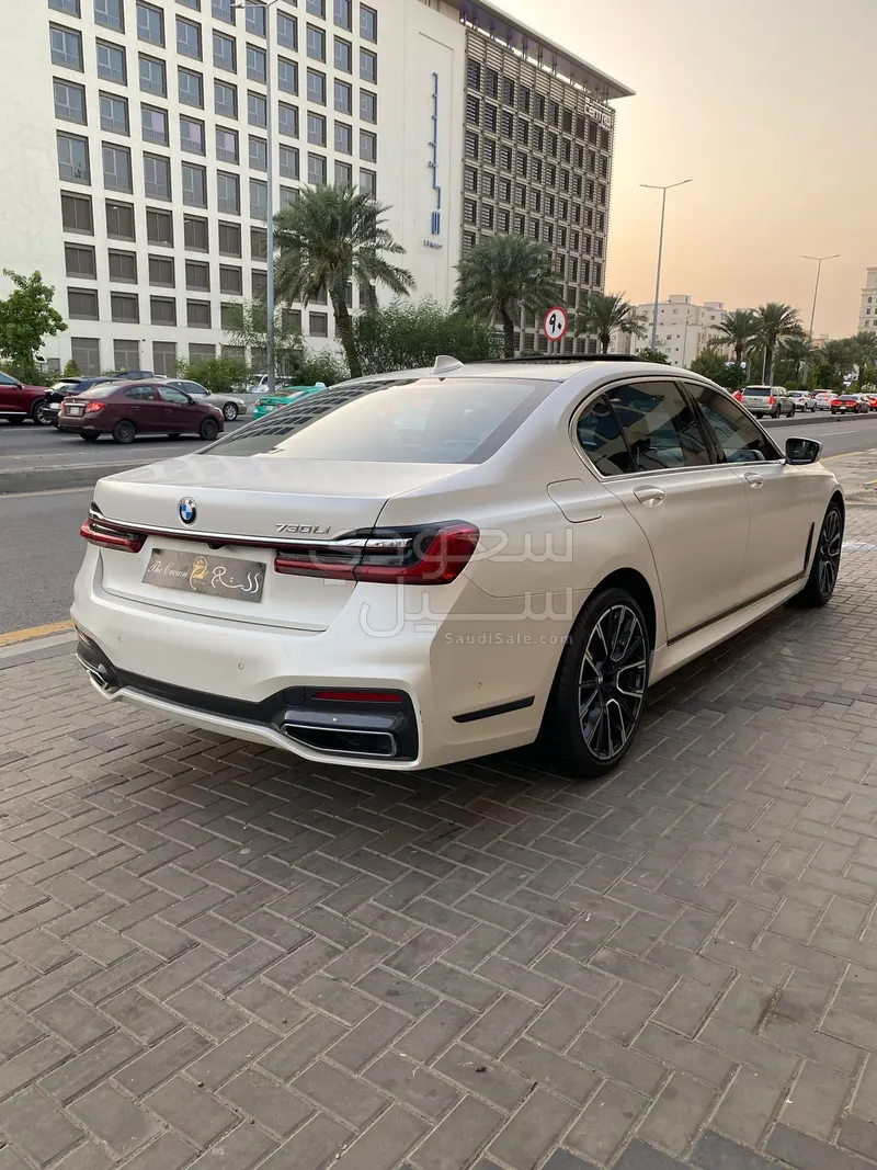 2020 بي ام دبليو الفئة السابعة 730 إل أي