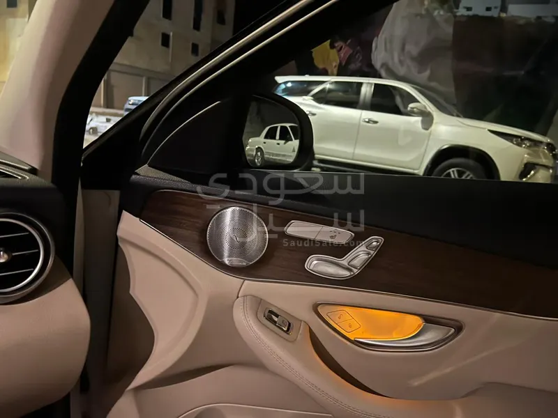 2019 Mercedes-Benz C 300