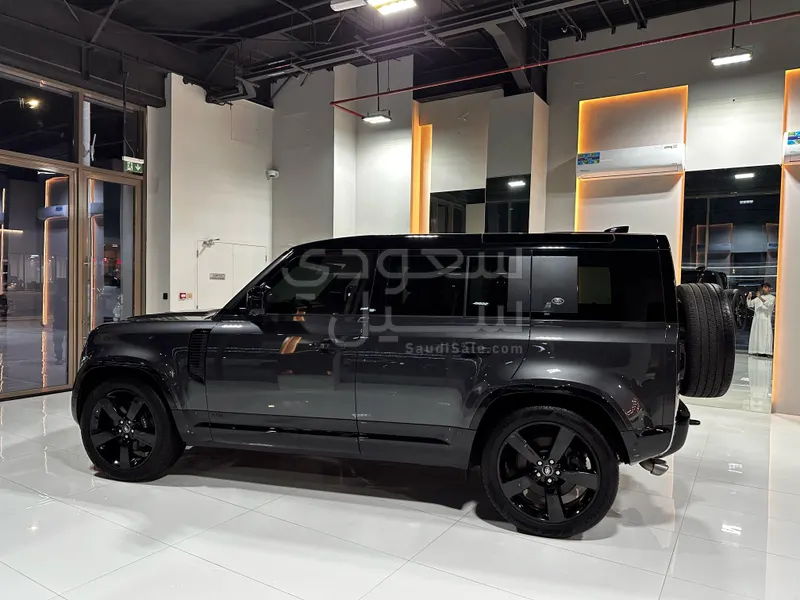 2023 Land Rover Defender Carpathian Edition