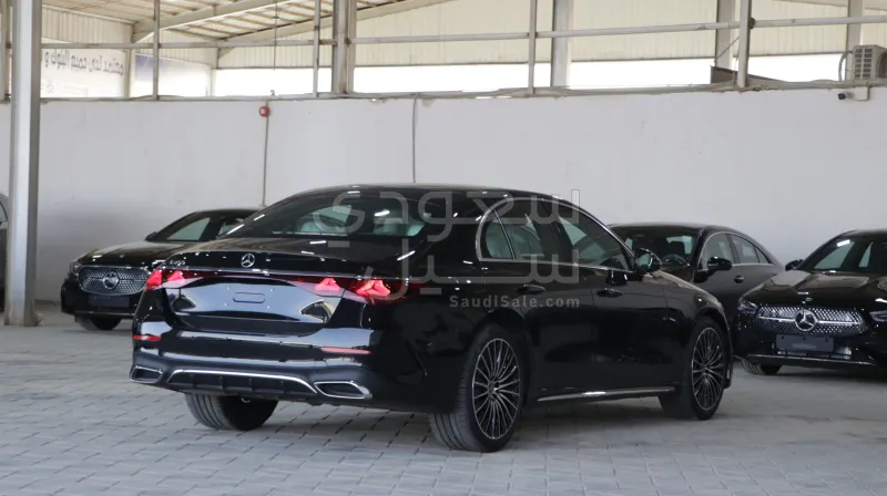 2025 Mercedes-Benz E 200