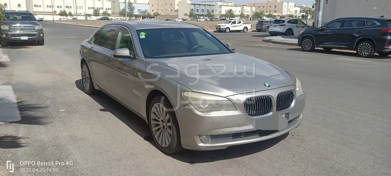 2012 بي ام دبليو الفئة السابعة 730 أي