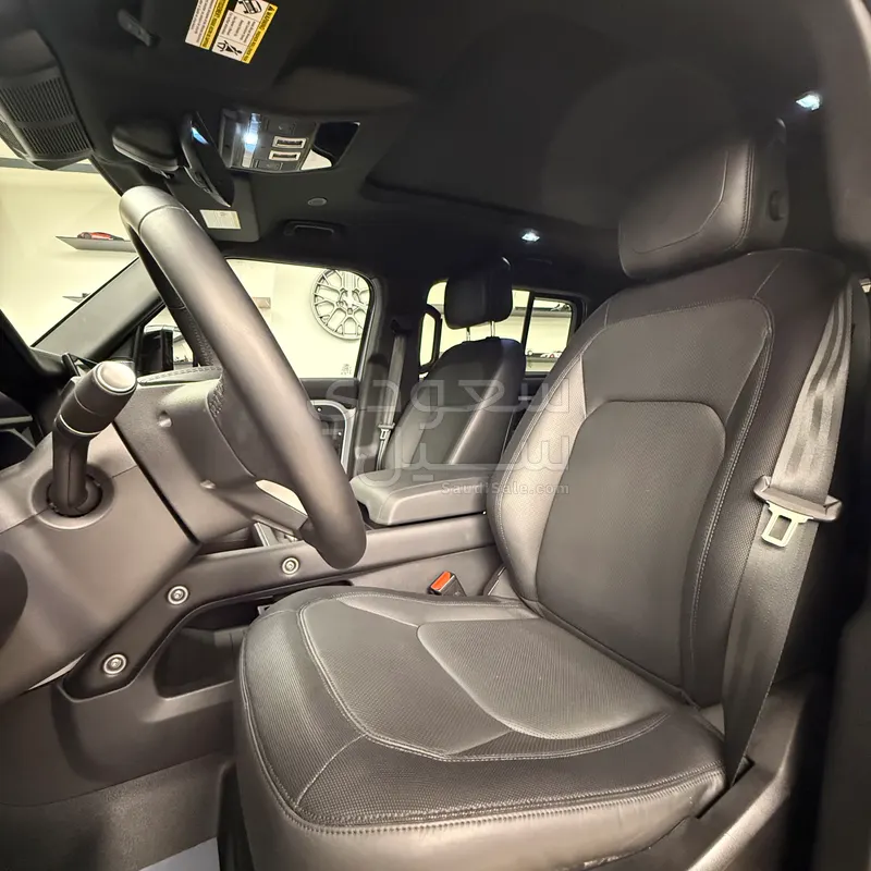 2024 Land Rover Defender 130