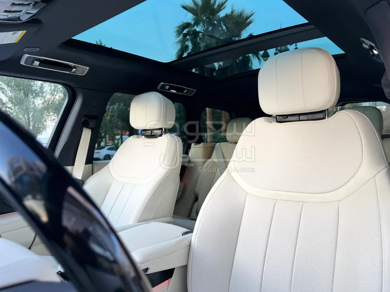 2025 Land Rover Range Rover Vogue SE