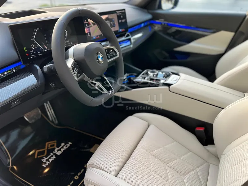 2025 BMW 5 Series 520i