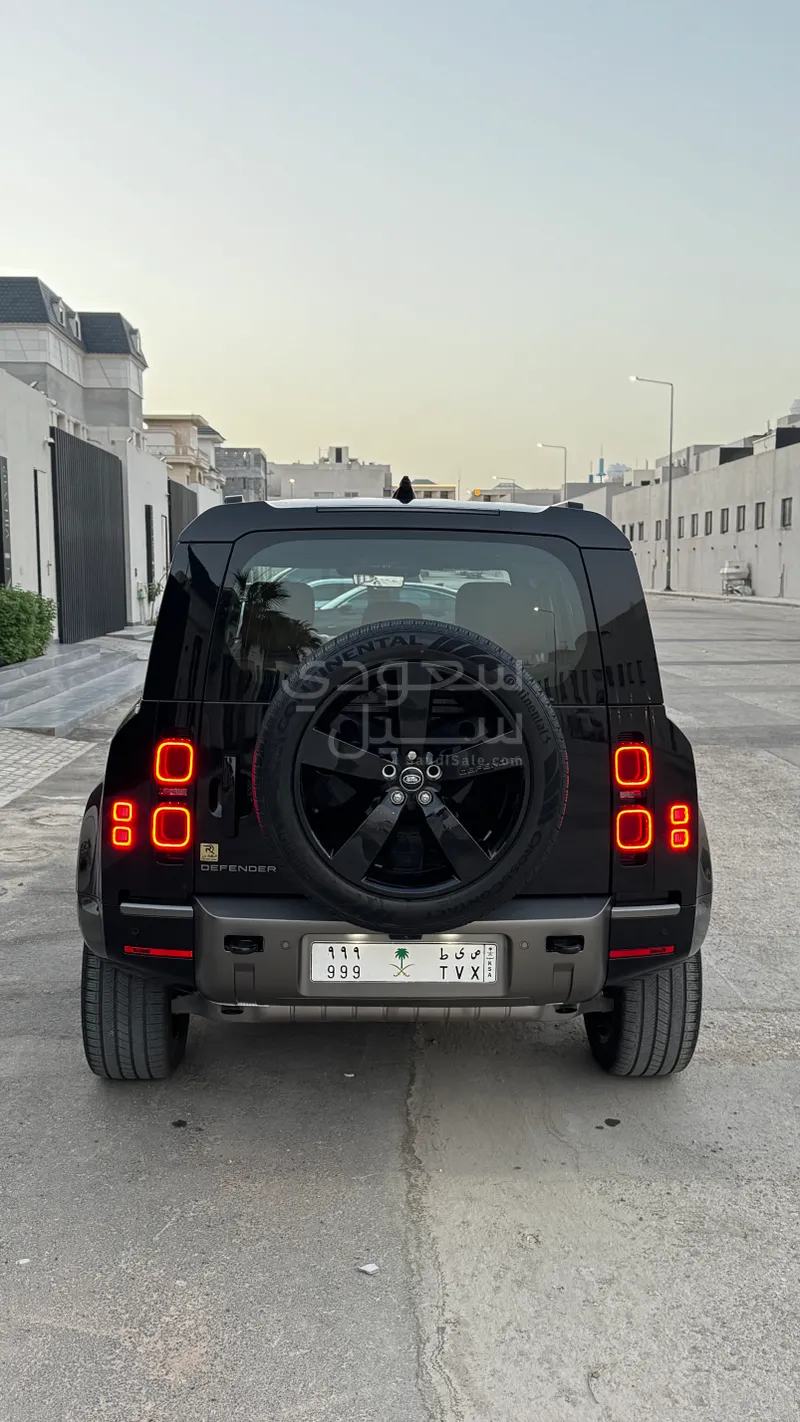 2025 Land Rover Defender HSE