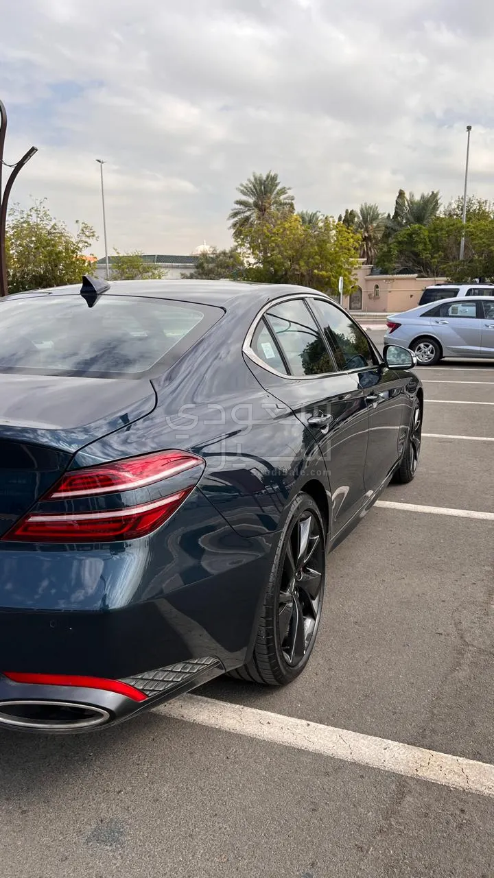 2022 Genesis G 70