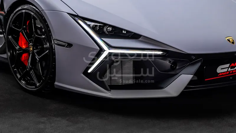 2024 Lamborghini Revuelto