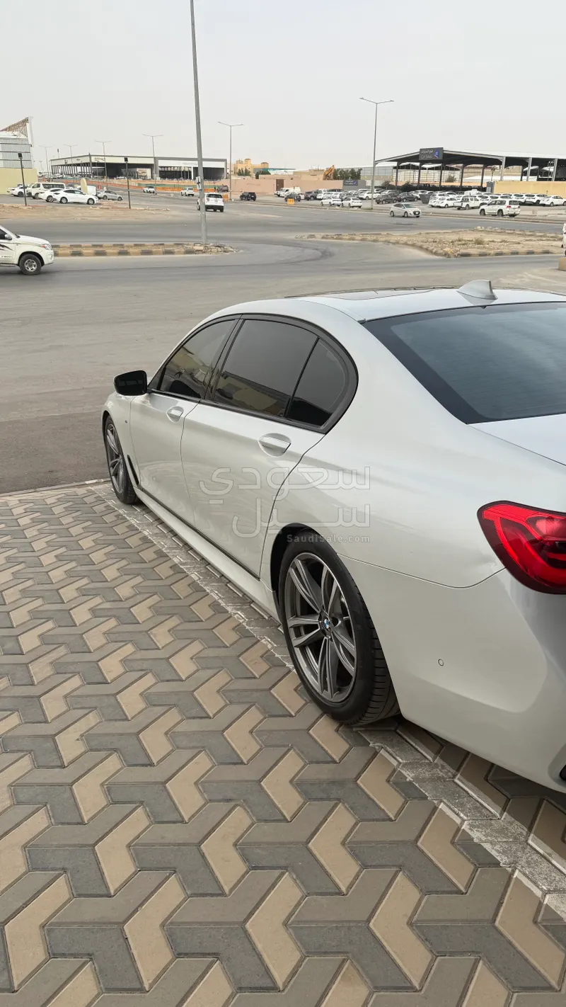 2016 بي ام دبليو الفئة السابعة 740 إل أي