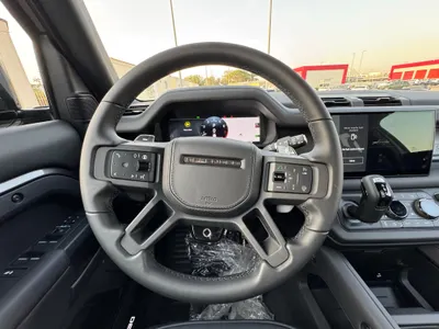 2025 Land Rover Defender Octa
