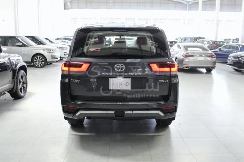 2024 Toyota Land Cruiser GXR