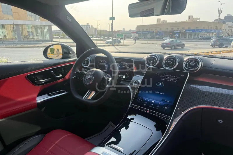 2025 Mercedes-Benz GLC 200
