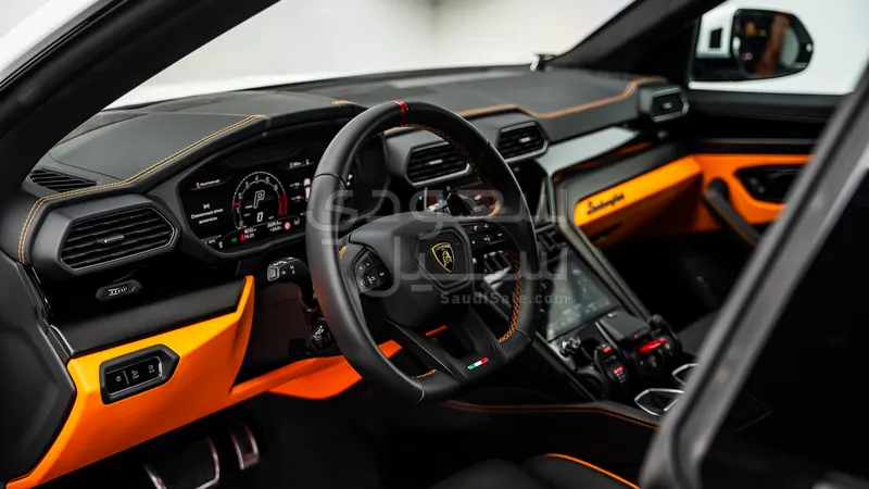 2024 Lamborghini URUS S