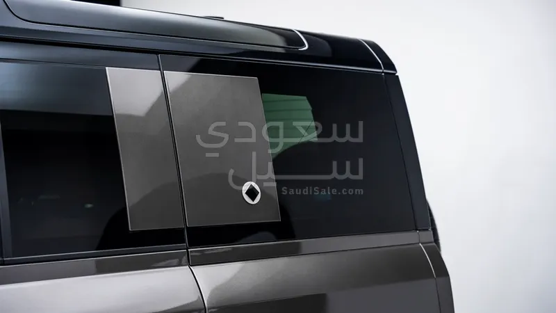 2025 لاند روفر ديفيندر 110