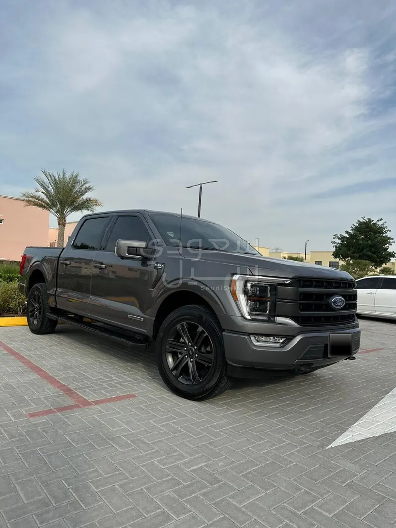2021 فورد اف 150 لاريات
