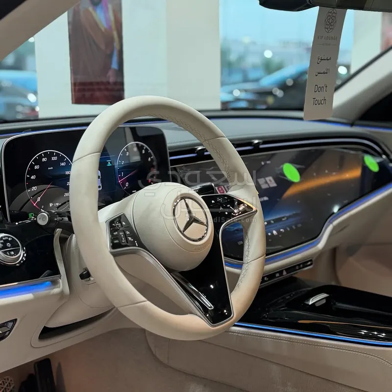 2025 Mercedes-Benz E 200