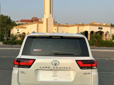 2023 تويوتا لاند كروزر جي اكس ار