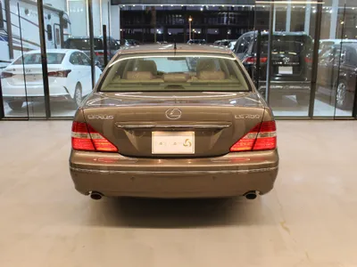 2004 Lexus LS 430